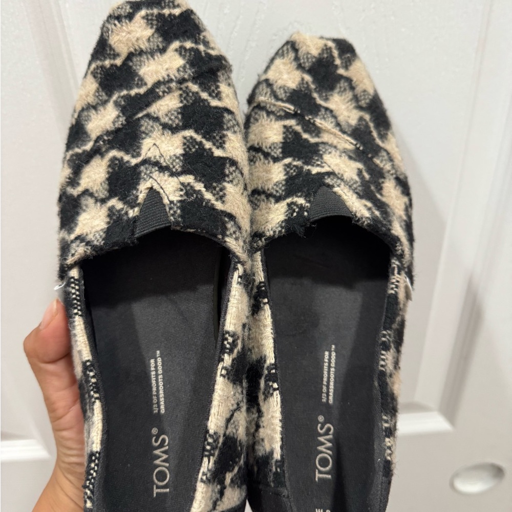 TOMS Black and Cream Houndstooth Flats